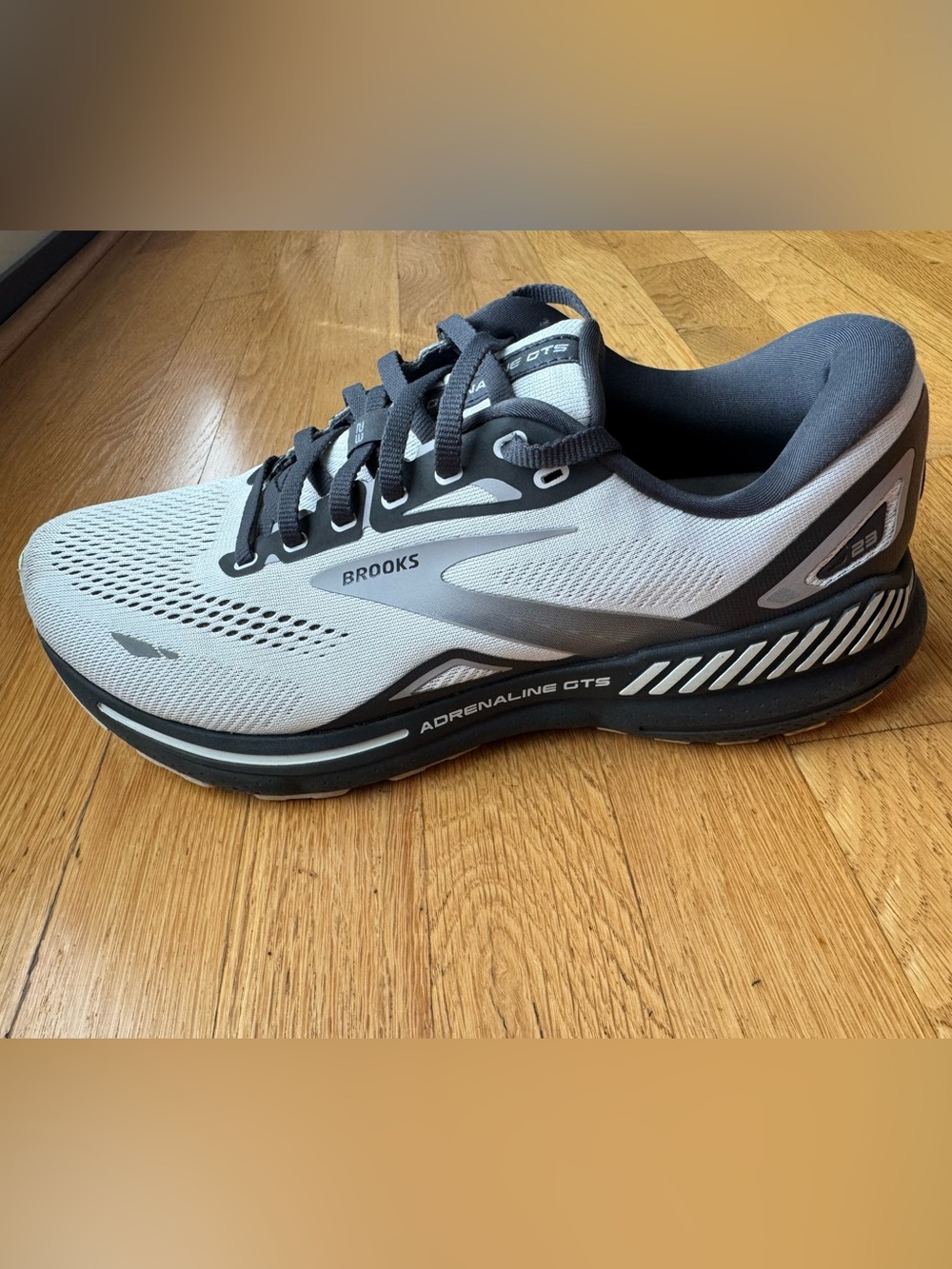Brooks Men's Adrenaline GTS 23 Running Shoe